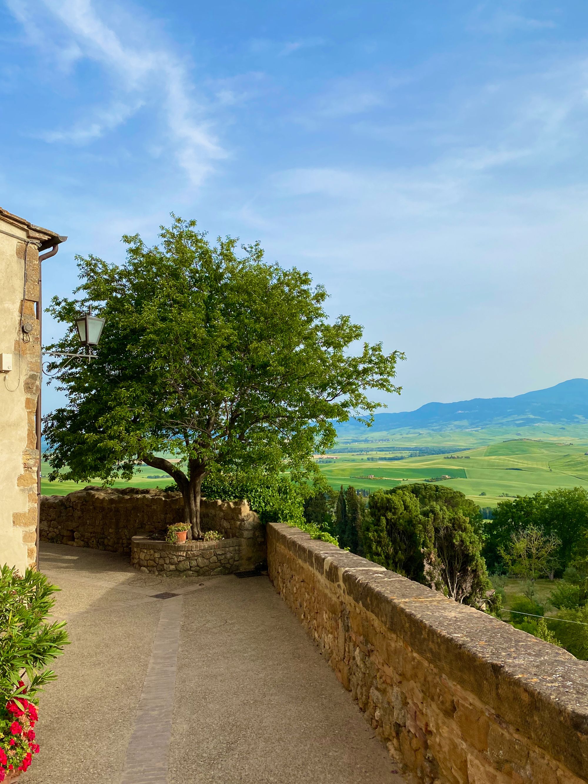 The first road trip part 02: our itinerary in Tuscany while working remote