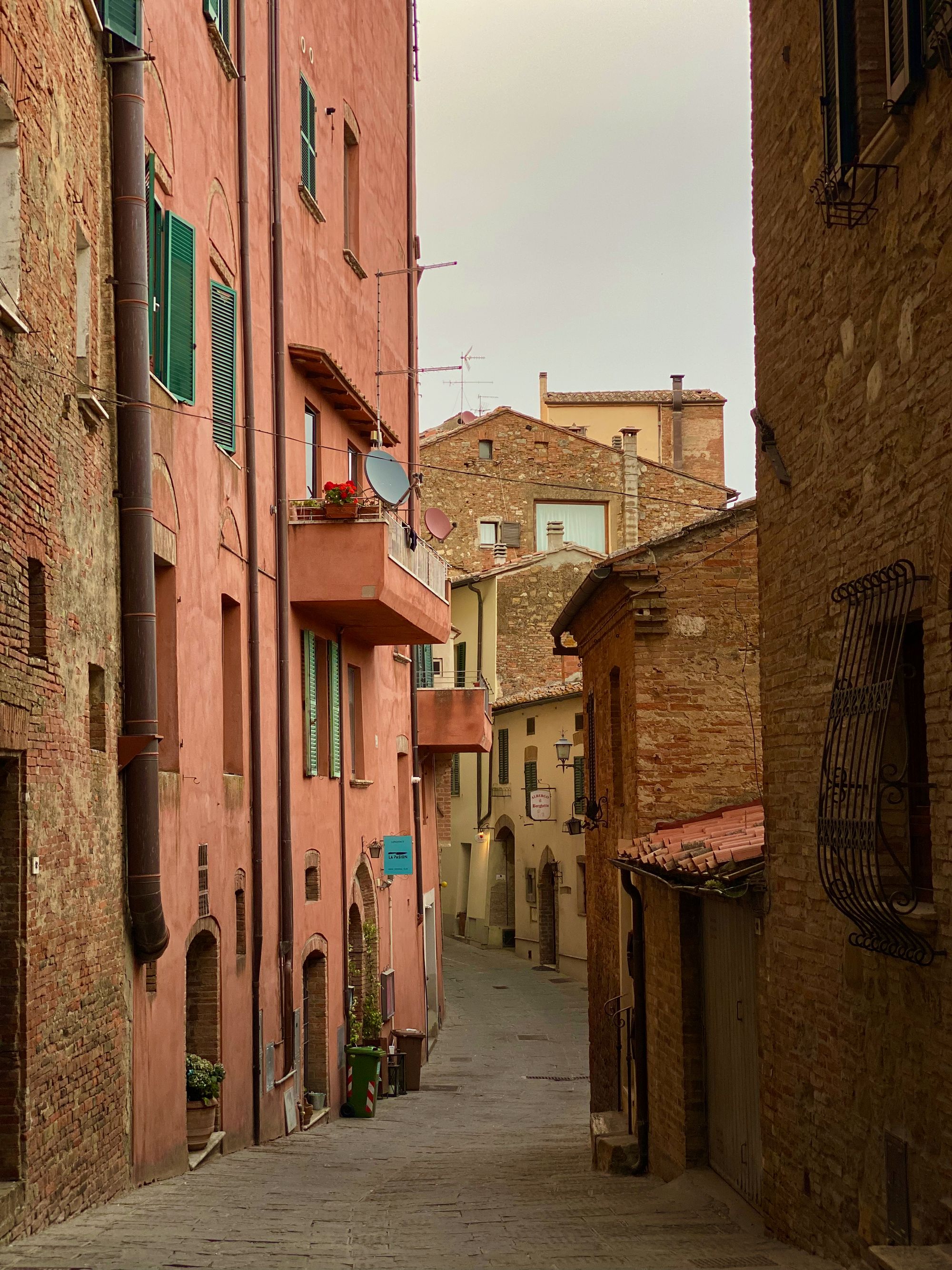 The first road trip part 02: our itinerary in Tuscany while working remote